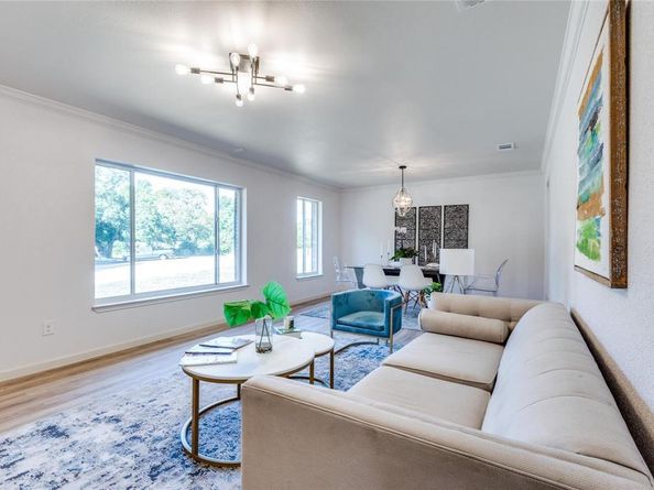 4714  Crownpoint Circle , Dallas Texas 75232