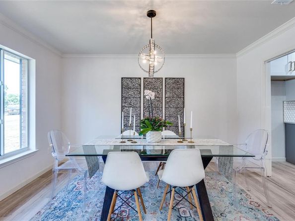 4714  Crownpoint Circle , Dallas Texas 75232