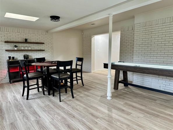 4714  Crownpoint Circle , Dallas Texas 75232