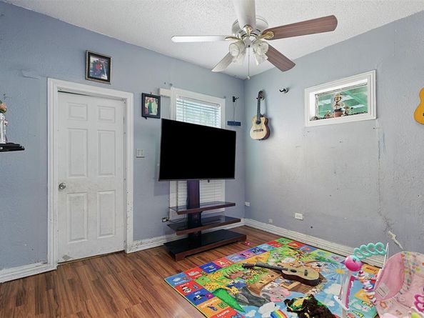 5571  Forney Road , Dallas Texas 75227