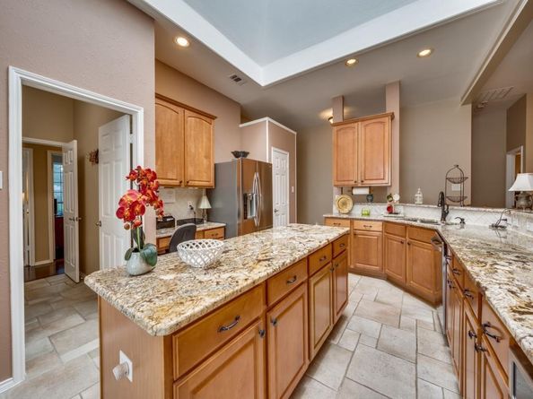 5800  Legend Lane , The Colony Texas 75056