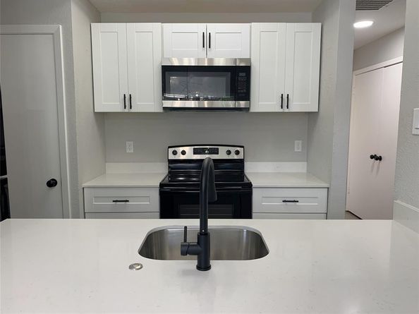 8601  Park Lane  523, Dallas Texas 75231