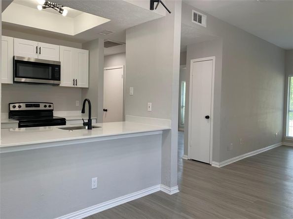 8601  Park Lane  523, Dallas Texas 75231