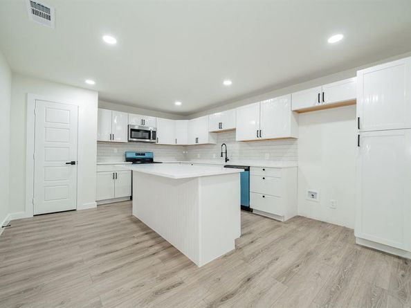 1307  Serenade Lane , Dallas Texas 75241