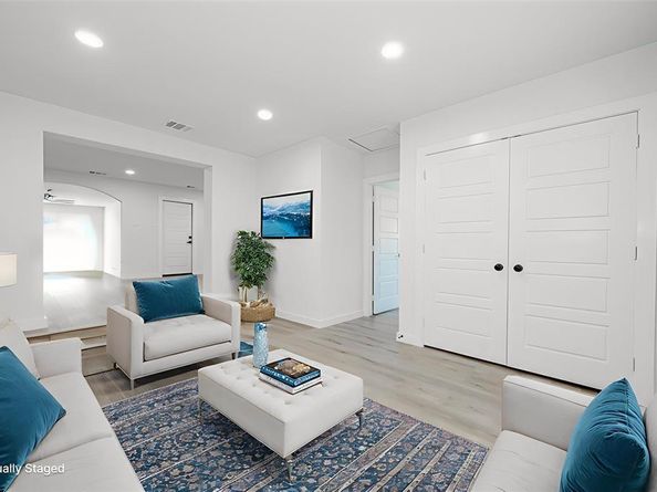 1307  Serenade Lane , Dallas Texas 75241