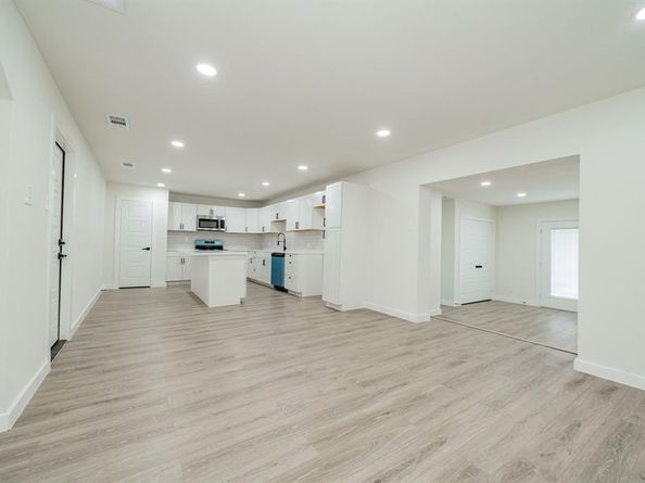 1307  Serenade Lane , Dallas Texas 75241