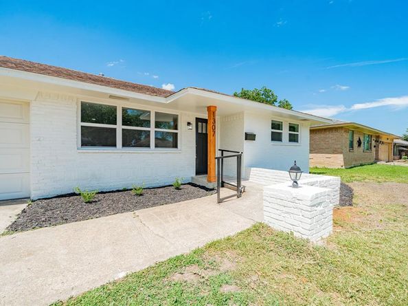 1307  Serenade Lane , Dallas Texas 75241