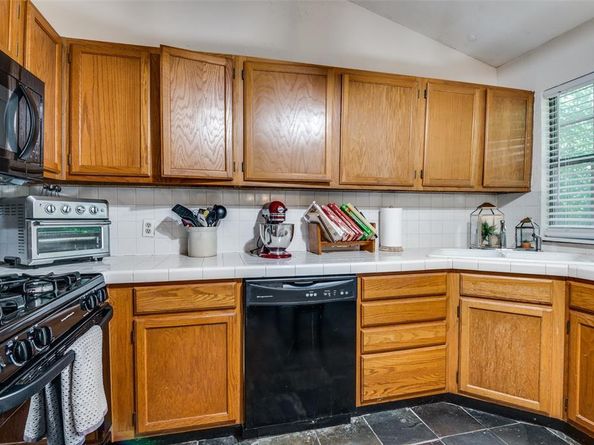 4445  Newport Street , Grand Prairie Texas 75052