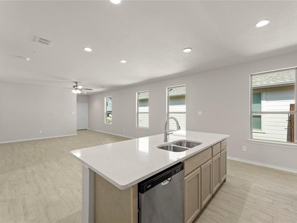 1641  Meadow Crest Drive , Aubrey Texas 76227