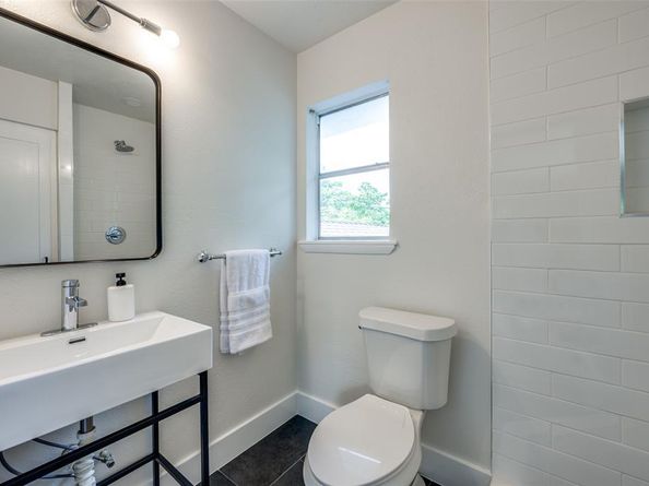 3406  Springwood Lane , Dallas Texas 75233