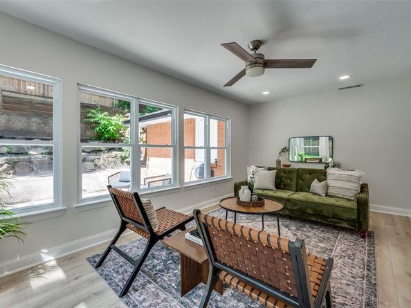 3406  Springwood Lane , Dallas Texas 75233