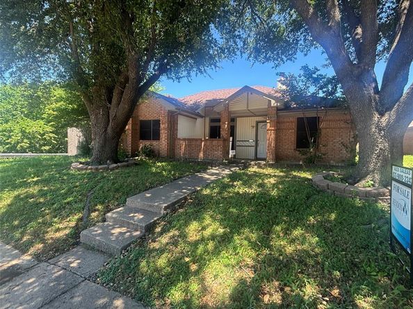 3210  Andrea Lane , Garland Texas 75040
