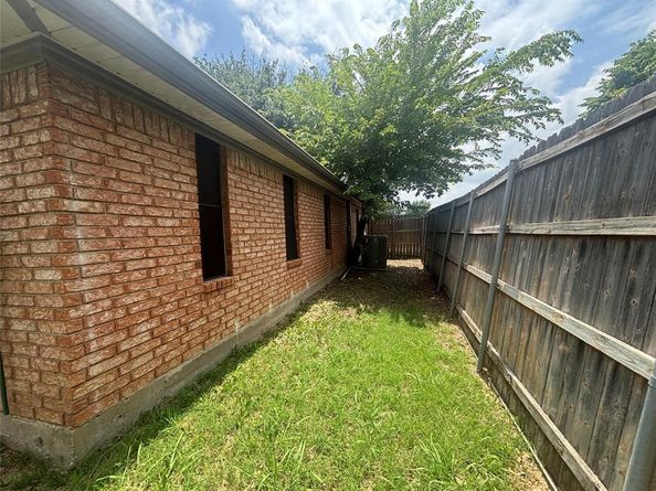 3210  Andrea Lane , Garland Texas 75040
