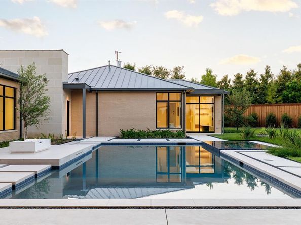4527 N Lindhurst Avenue , Dallas Texas 75229