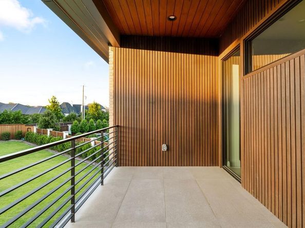 4527 N Lindhurst Avenue , Dallas Texas 75229