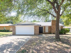 1008  Almond Drive , Mansfield Texas 76063