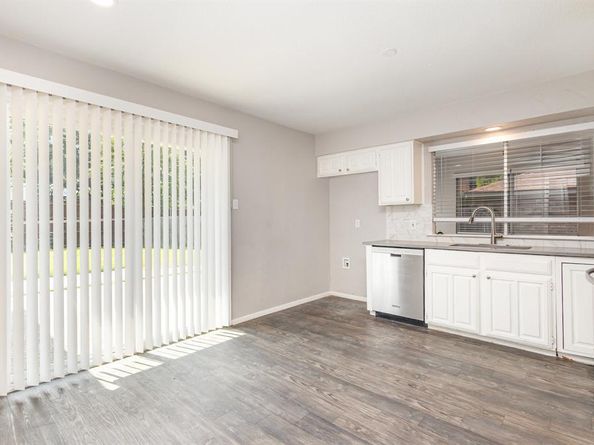 1008  Almond Drive , Mansfield Texas 76063