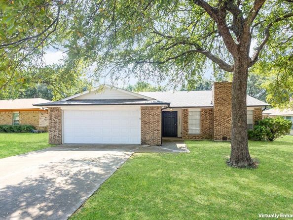 1008  Almond Drive , Mansfield Texas 76063