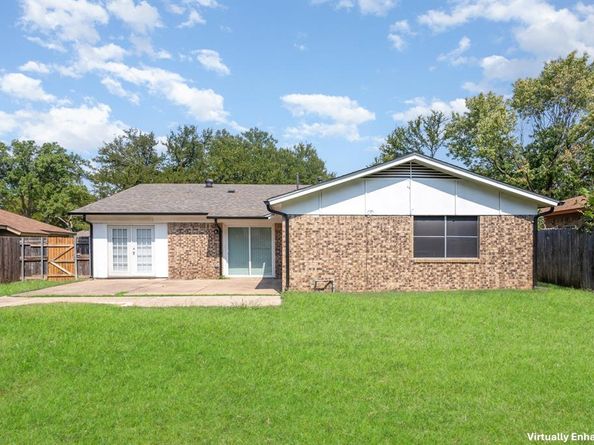 1008  Almond Drive , Mansfield Texas 76063