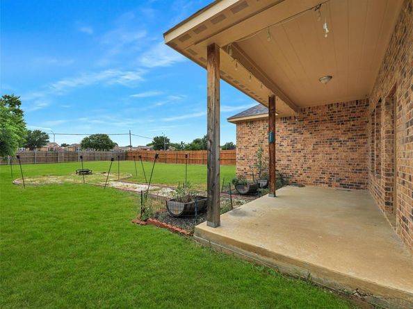 3101  Eastcrest Court , Fort Worth Texas 76105