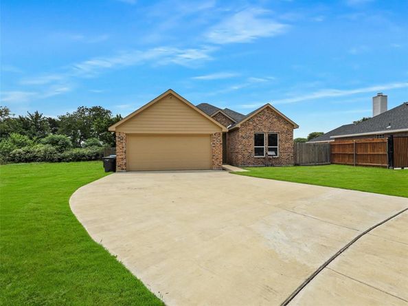 3101  Eastcrest Court , Fort Worth Texas 76105