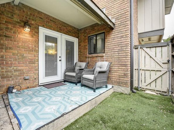 2804  Escada Drive  103, Farmers Branch Texas 75234