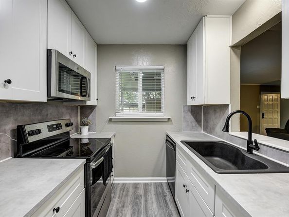 2804  Escada Drive  103, Farmers Branch Texas 75234