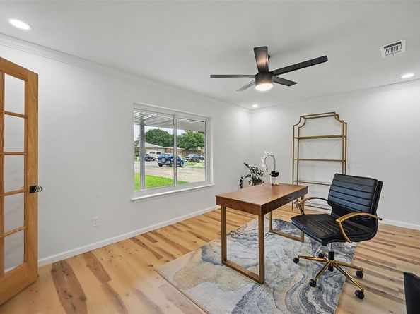 9813  Bancroft Drive , Benbrook Texas 76126