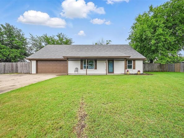 9813  Bancroft Drive , Benbrook Texas 76126