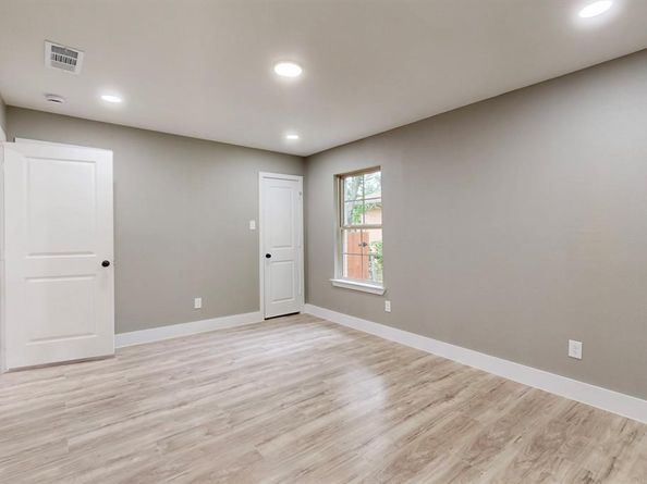 9726  Cushing Drive , Dallas Texas 75217