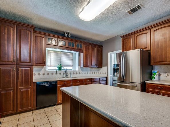 6004  Fern Meadow Road , Arlington Texas 76017