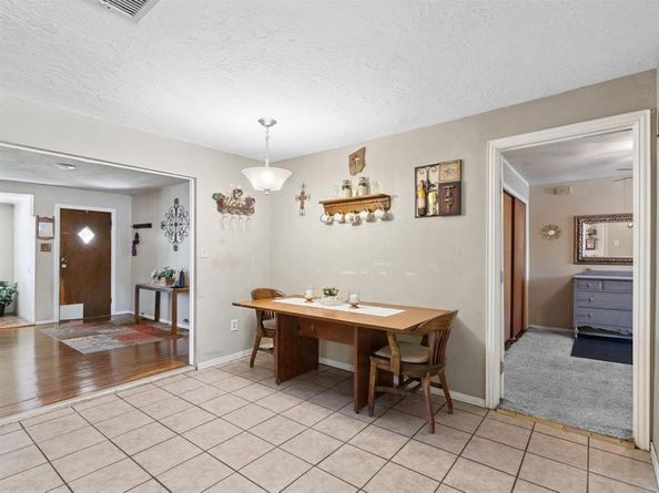 715  Lakeside Drive , Azle Texas 76020