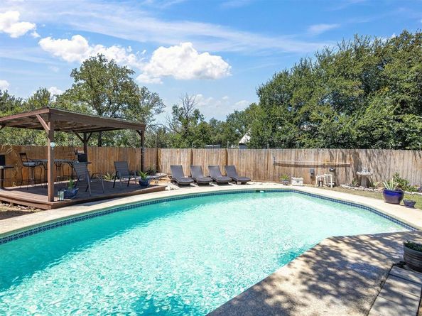 715  Lakeside Drive , Azle Texas 76020