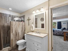 715  Lakeside Drive , Azle Texas 76020