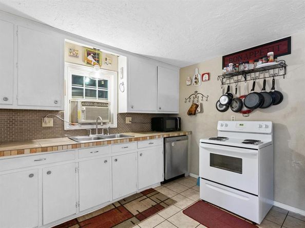 715  Lakeside Drive , Azle Texas 76020