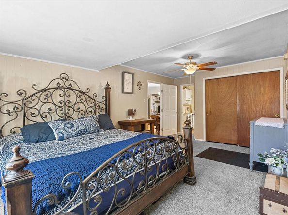 715  Lakeside Drive , Azle Texas 76020