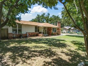 715  Lakeside Drive , Azle Texas 76020