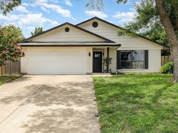 1700  Delaford Circle , Carrollton Texas 75007