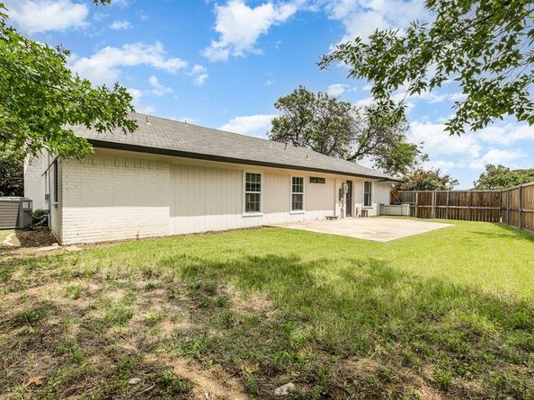 1700  Delaford Circle , Carrollton Texas 75007