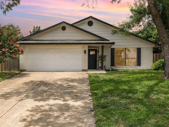 1700  Delaford Circle , Carrollton Texas 75007