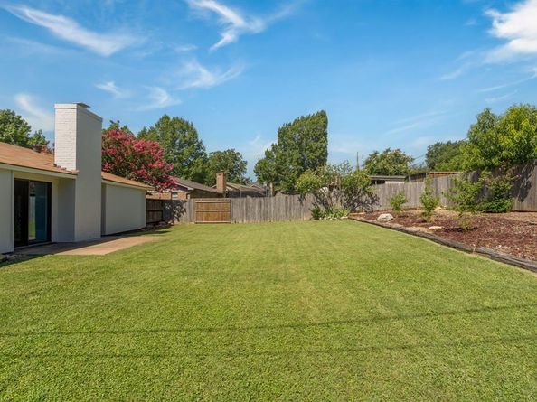 1617 S Timber Court , Benbrook Texas 76126