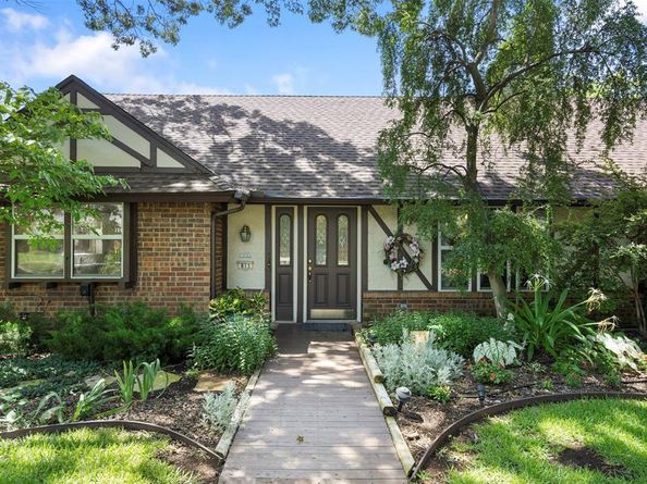 813  Pleasant Valley Lane , Richardson Texas 75080