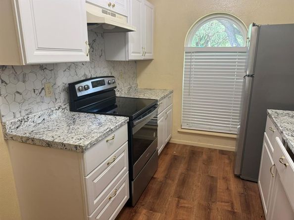 5614  Christie Lane , Garland Texas 75044
