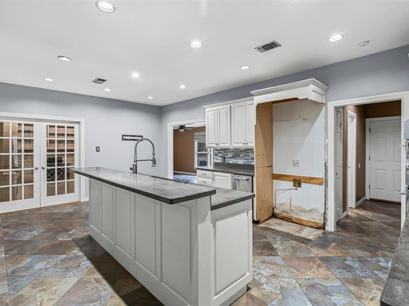 7324  Old Mill Run , Fort Worth Texas 76133