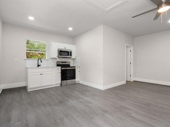6453  Drury Lane , Fort Worth Texas 76116