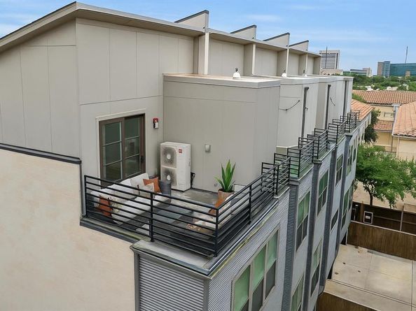 3200  Ross Avenue  40, Dallas Texas 75204