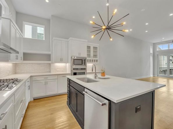 3200  Ross Avenue  40, Dallas Texas 75204