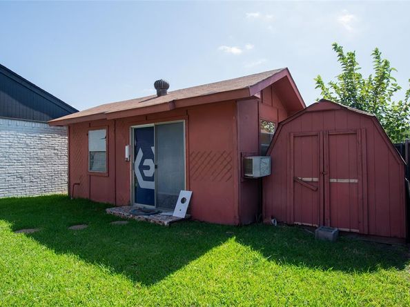 2214  Roundrock Drive , Carrollton Texas 75007