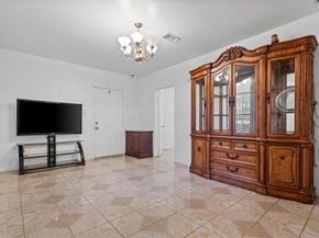 2821  Burchill Road S, Fort Worth Texas 76105