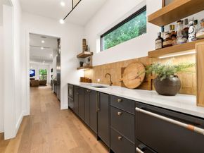 10510  Les Jardins Drive , Dallas Texas 75229